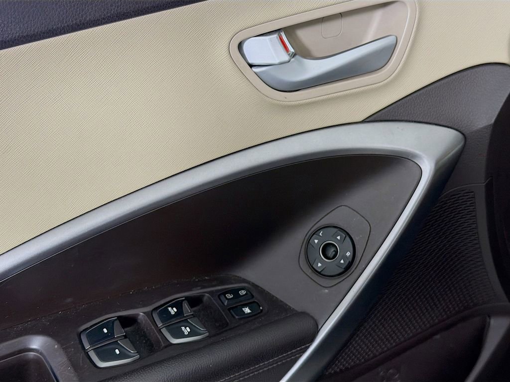 Used 2017 Hyundai Santa Fe Sport image 19