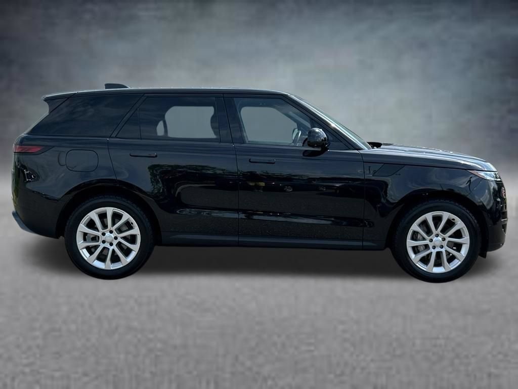 Used 2025 Land Rover Range Rover Sport SE AWD/4WD image 6