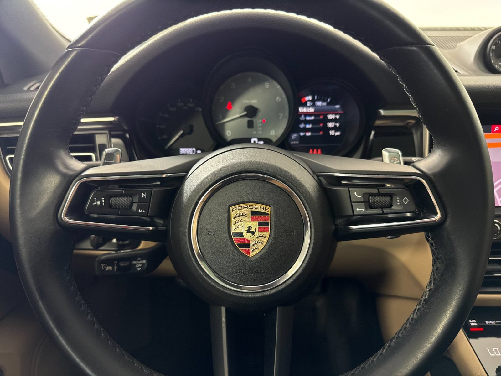 Certified 2024 Porsche Macan S AWD/4WD image 24