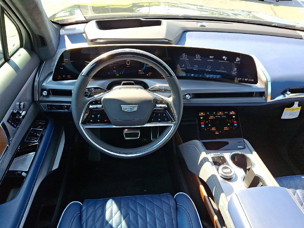 New 2026 Cadillac Vistiq Premium Luxury w/ LPO, Floor Liner Package AWD/4WD image 7