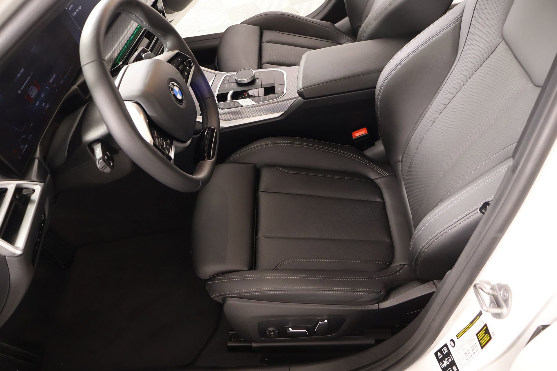 Used 2025 BMW 330i xDrive Sedan image 12