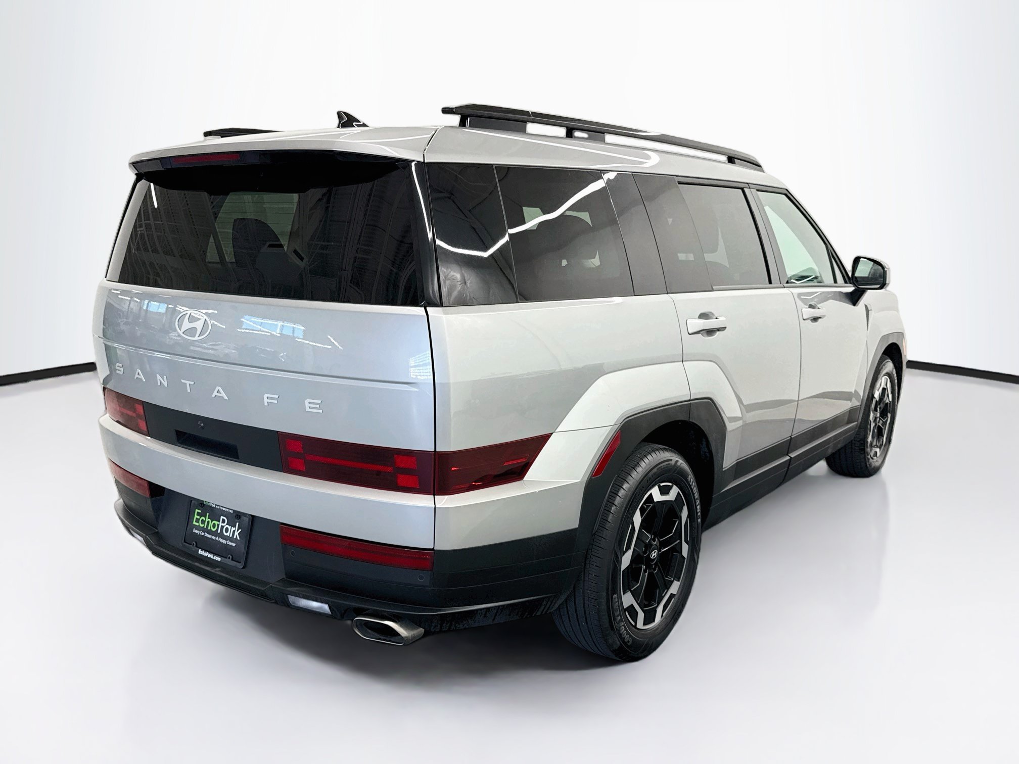 Used 2025 Hyundai Santa Fe SEL FWD image 9