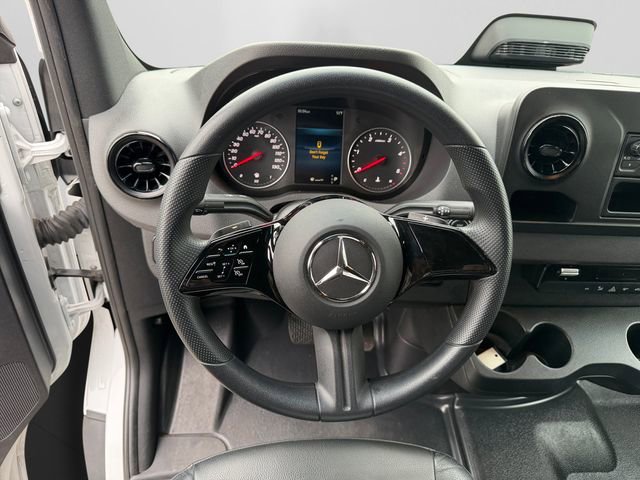 Used 2025 Mercedes-Benz Sprinter 2500 image 12