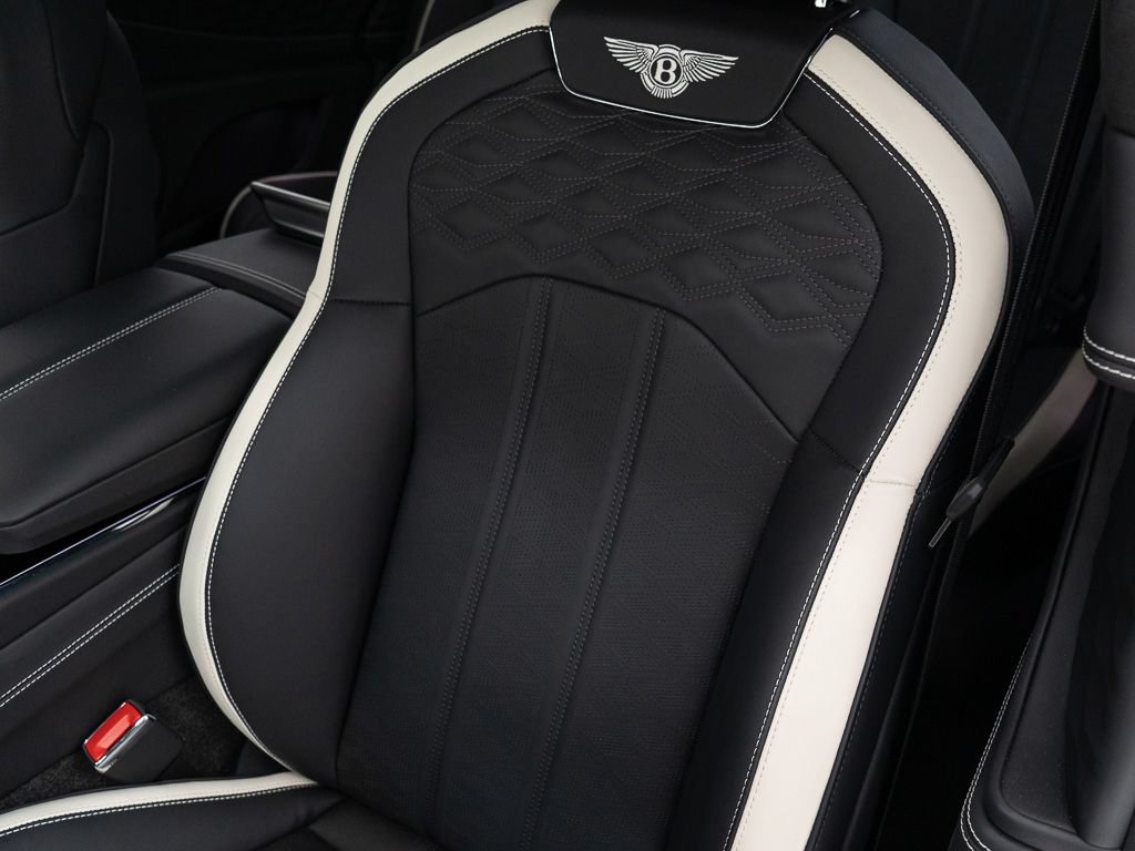 Used 2025 Bentley Flying Spur Plug-In Hybrid AWD/4WD image 18