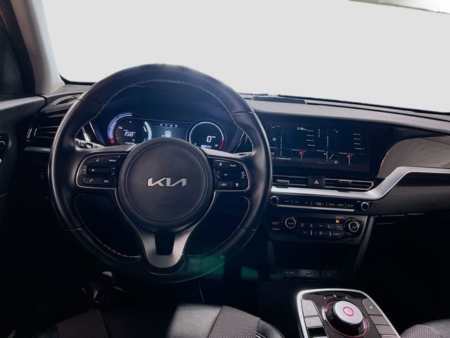 Used 2022 Kia Niro EX image 24