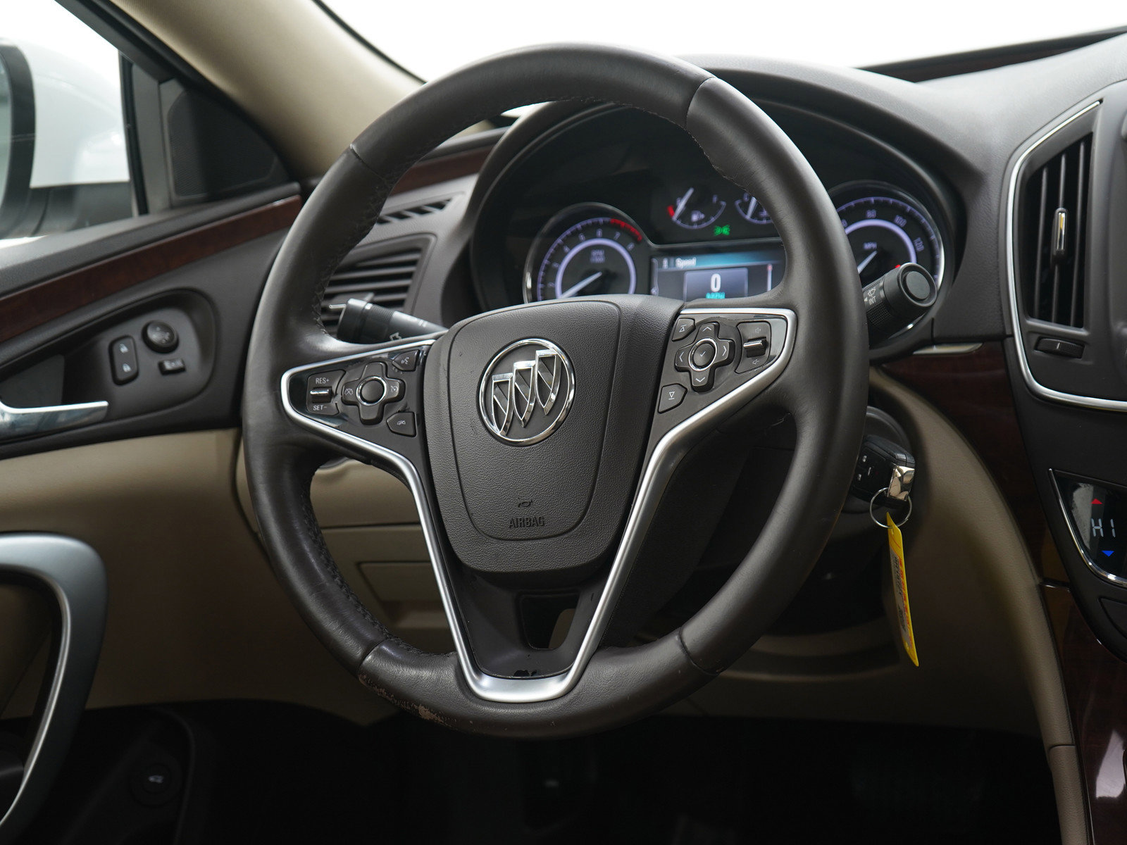 Used 2016 Buick Regal image 14