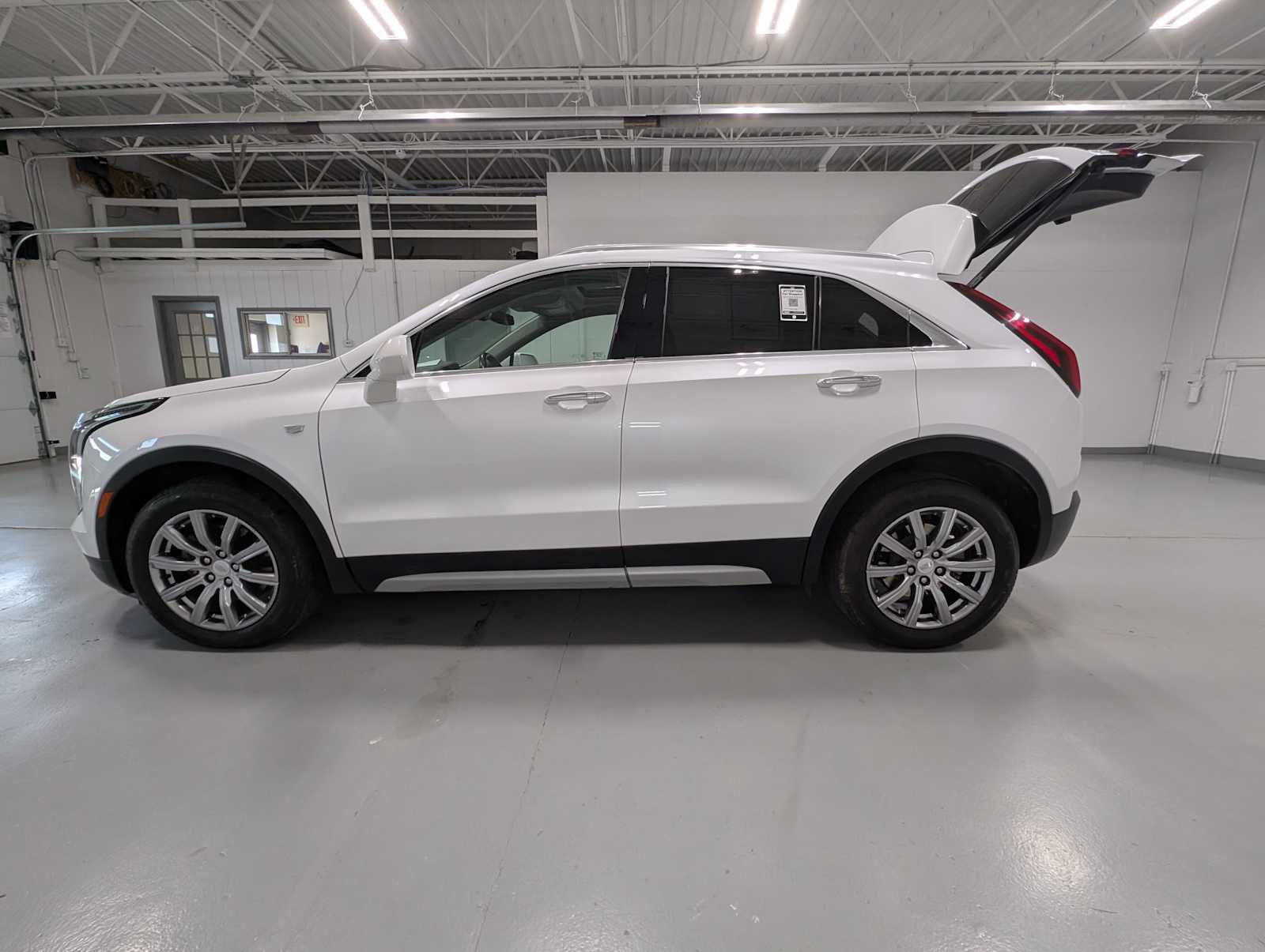 Used 2019 Cadillac XT4 Premium Luxury AWD/4WD image 12