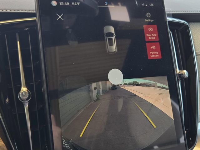 Used 2025 Volvo XC90 T8 Core image 21