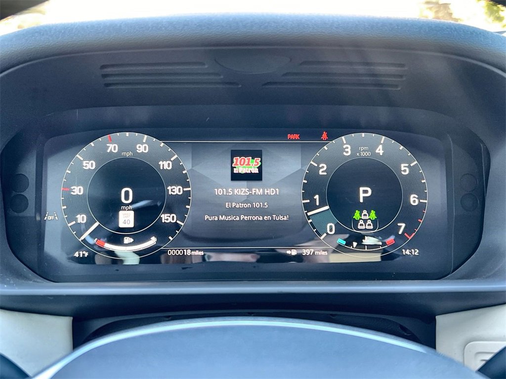 Certified 2025 Land Rover Discovery S image 23