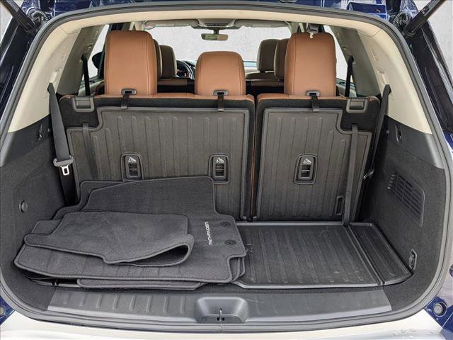 Used 2023 Nissan Pathfinder Platinum w/ Cargo Package image 6