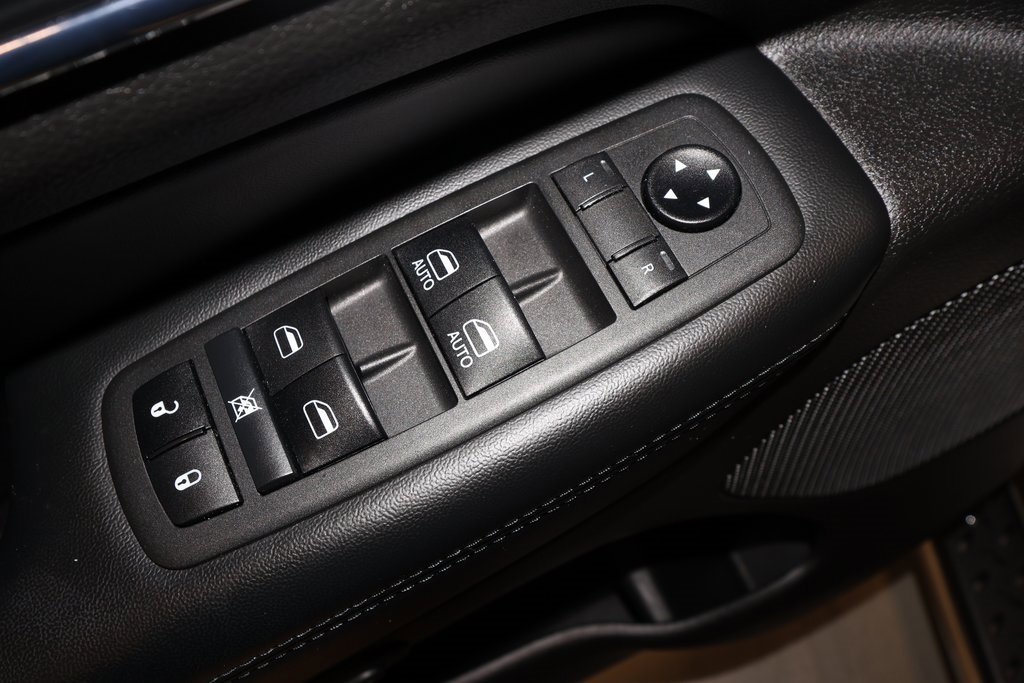 Used 2020 Jeep Grand Cherokee Limited image 12