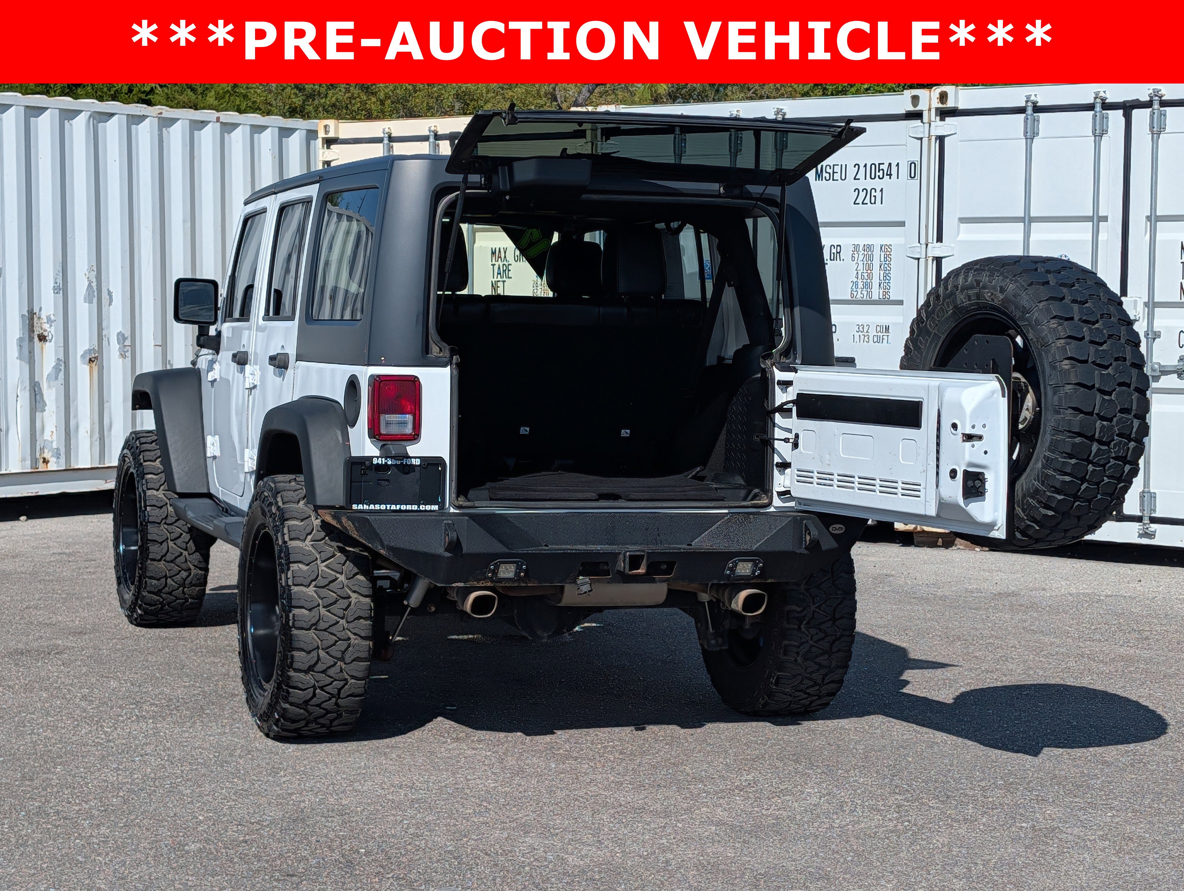 Used 2017 Jeep Wrangler Unlimited Rubicon w/ Connectivity Group image 13