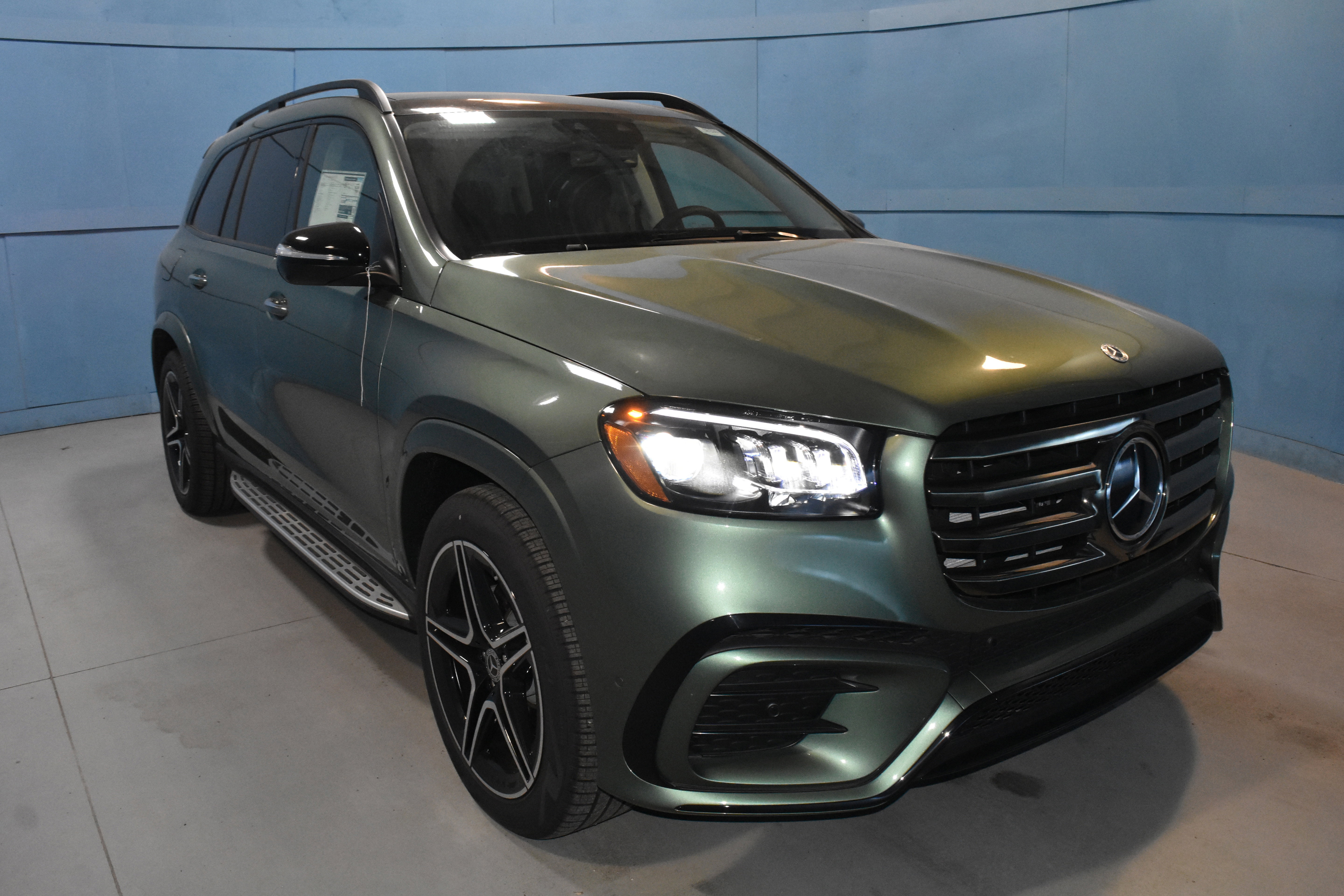 New 2026 Mercedes-Benz GLS 450 4MATIC image 1