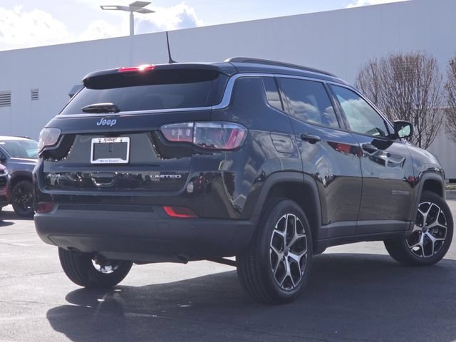 Used 2026 Jeep Compass Limited AWD/4WD image 19