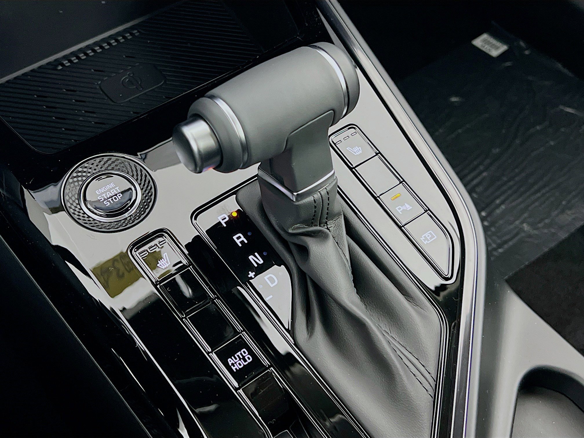 New 2025 Kia Niro EX Touring image 12