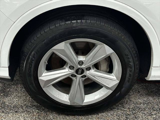 Used 2023 Audi Q7 2.0T Premium w/ Convenience Package AWD/4WD image 11