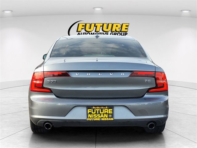 Used 2017 Volvo S90 T5 Momentum w/ Vision Package image 8