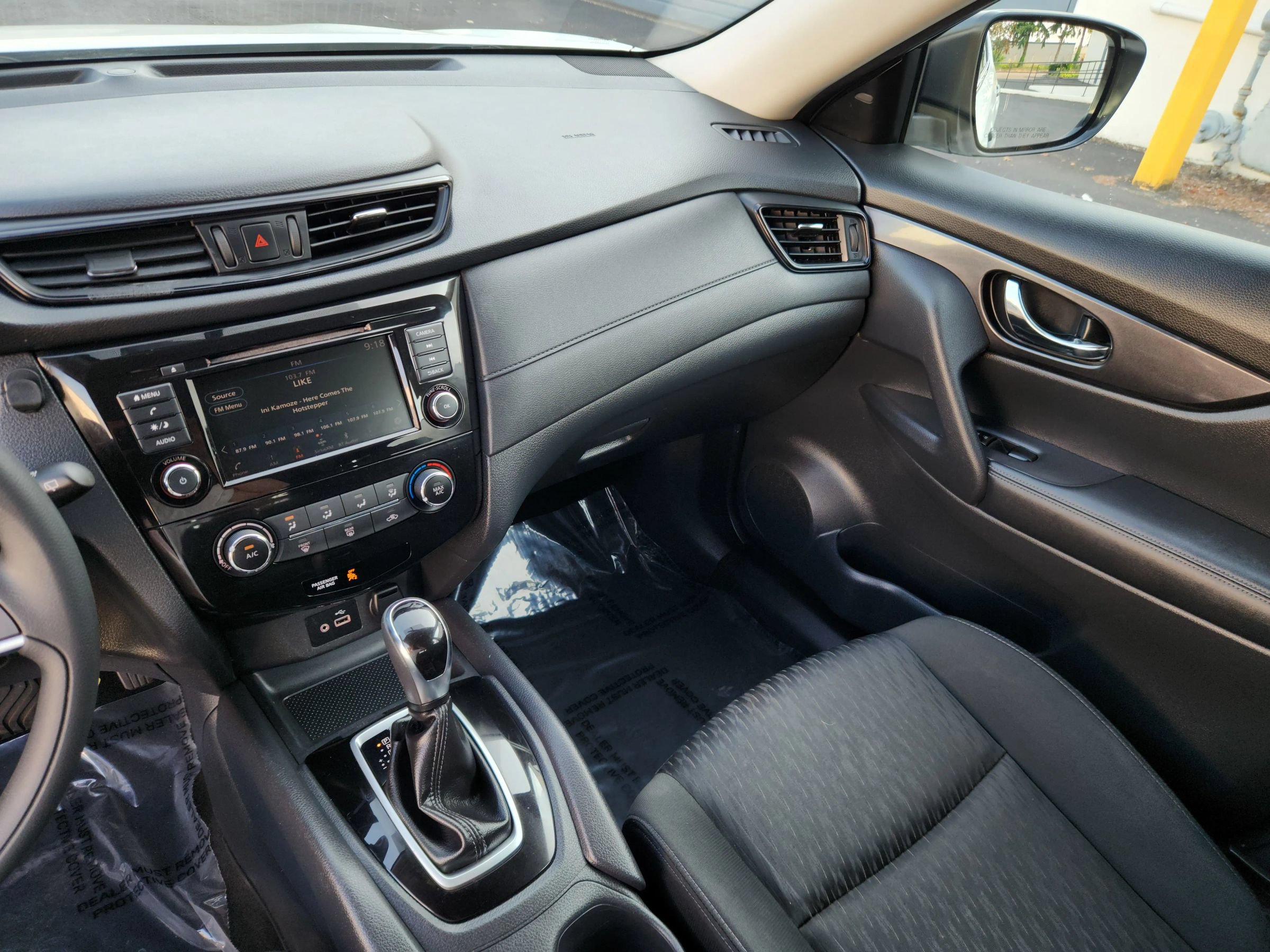 Used 2018 Nissan Rogue S AWD/4WD image 12