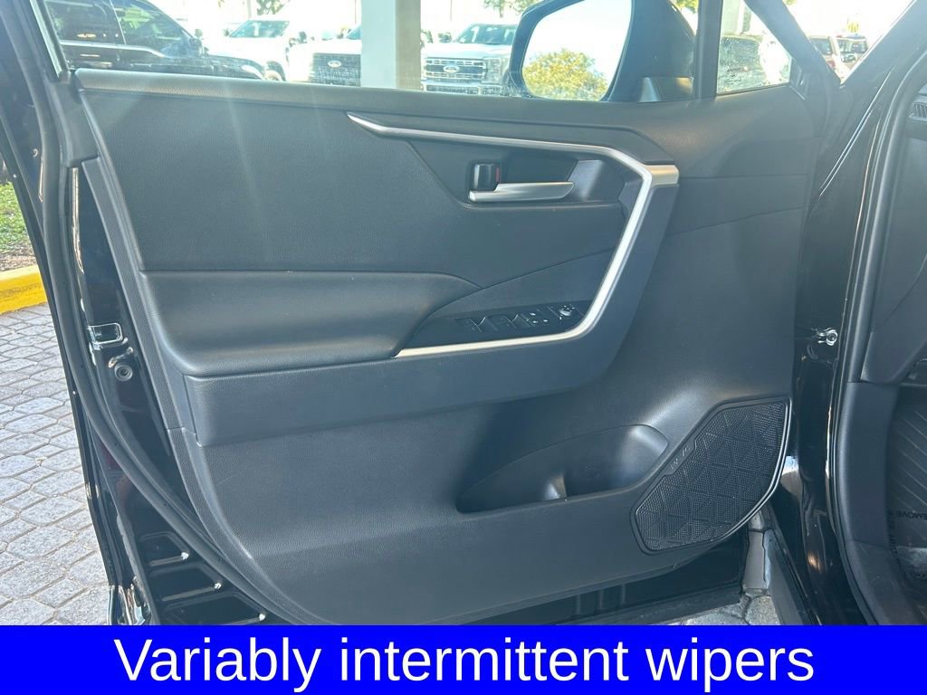 Used 2025 Toyota RAV4 XLE image 34