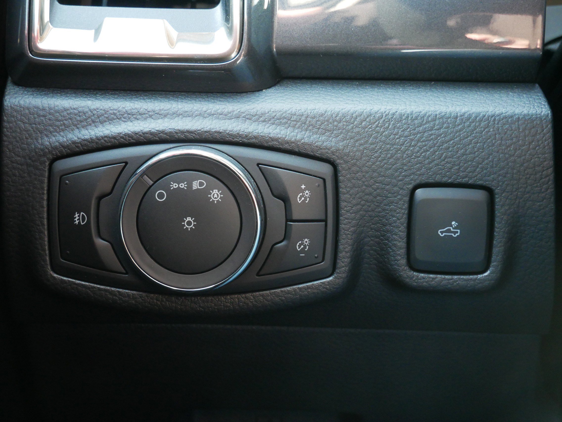 Used 2019 Ford Ranger Lariat w/ Equipment Group 501A Mid image 25