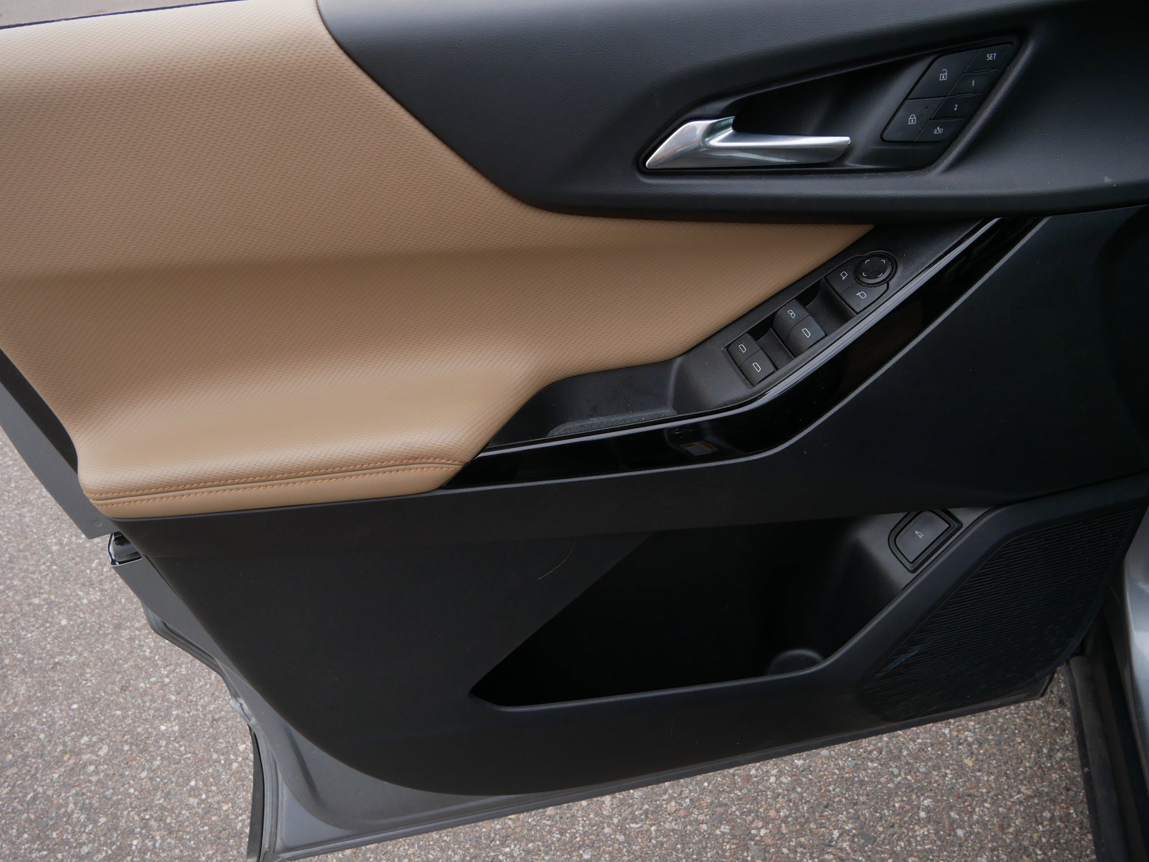 Used 2025 Chevrolet Equinox ACTIV w/ Safety and Technology Package image 19