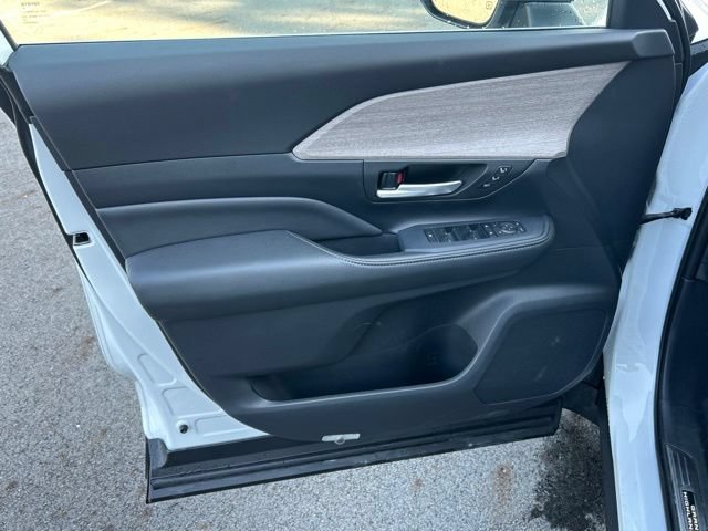 Certified 2025 Toyota Grand Highlander AWD image 18