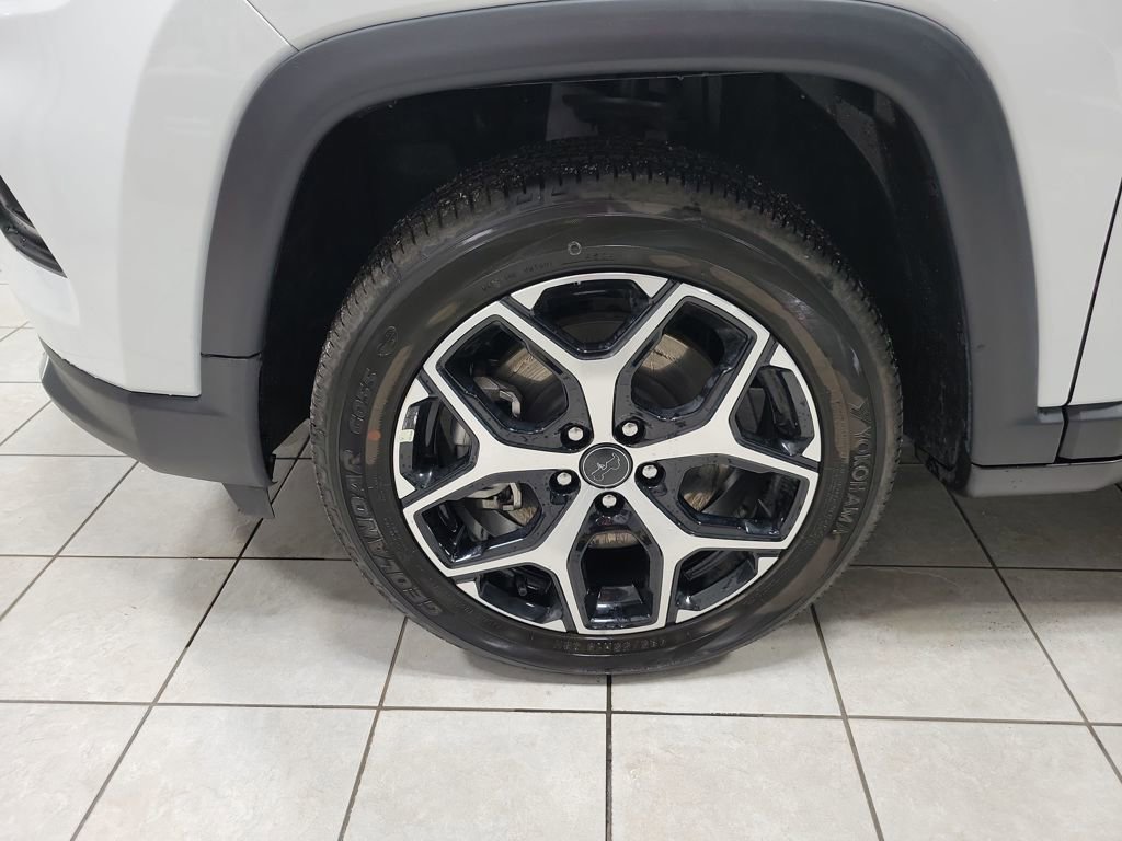 Used 2025 Jeep Compass Limited image 53