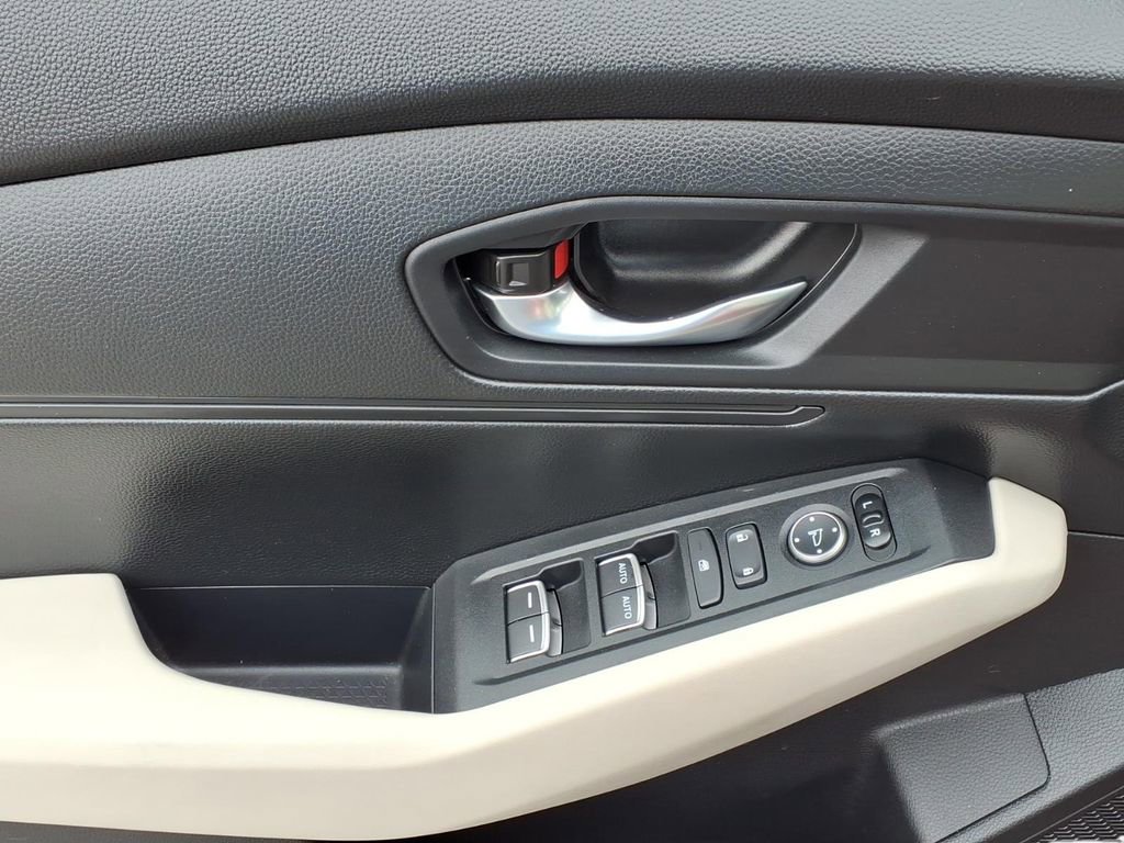 Used 2023 Honda Accord LX image 13