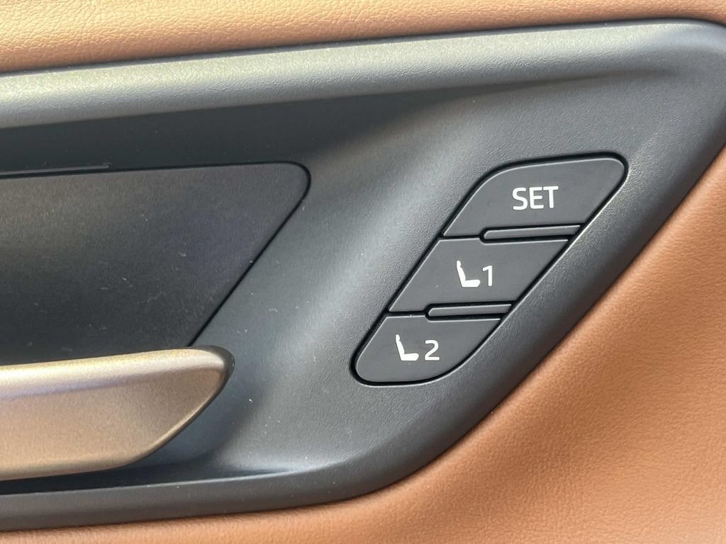 Used 2025 Toyota Crown Signia AWD/4WD image 28