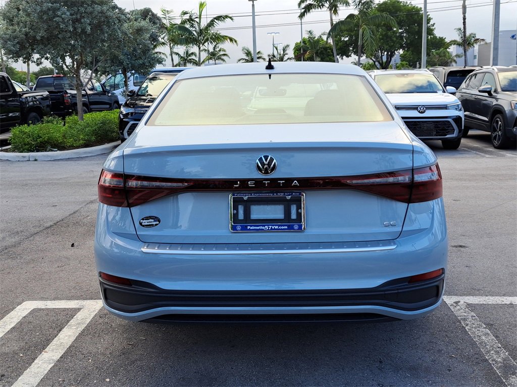 Used 2025 Volkswagen Jetta SE w/ Sunroof Package image 4