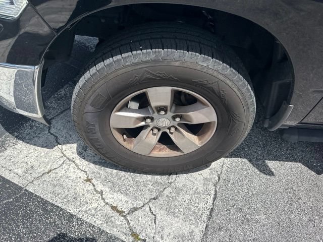 Used 2020 RAM 1500 Classic SLT AWD/4WD image 9