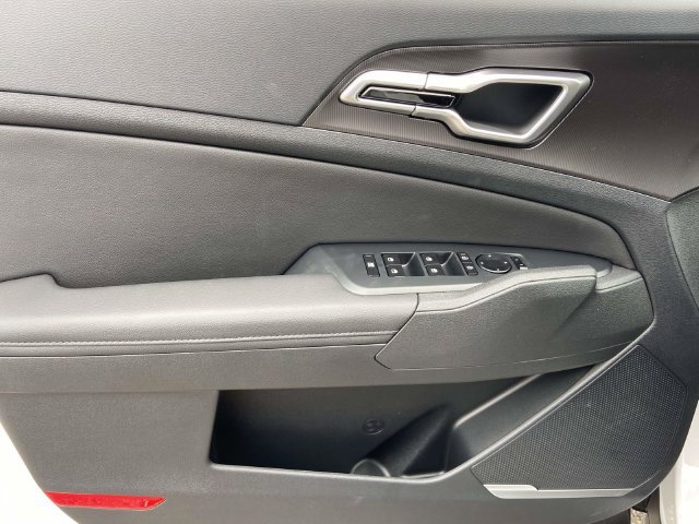 New 2026 Kia Sportage EX FWD image 11