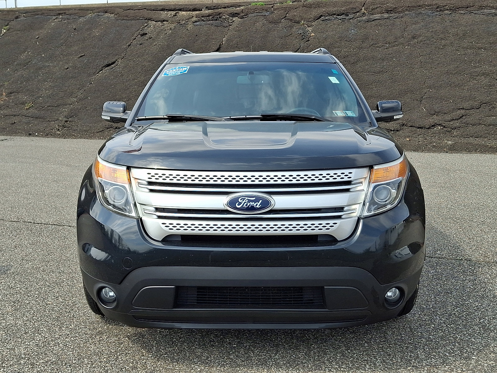 Used 2014 Ford Explorer XLT w/ Equipment Group 202A image 2