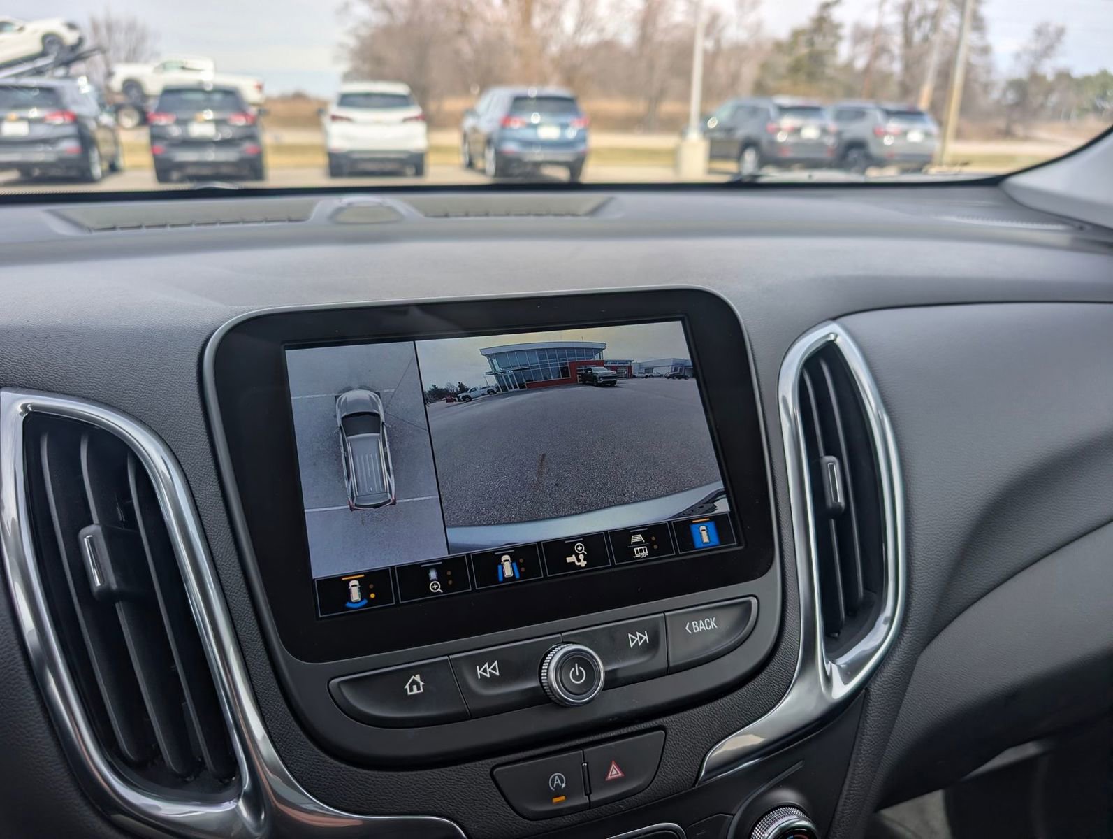 Used 2024 Chevrolet Equinox LT image 18