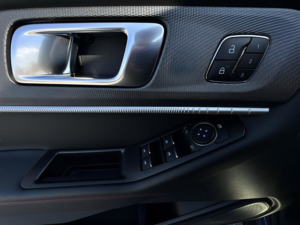 New 2026 Ford Explorer ST-Line w/ ST-Line Street Pack image 15