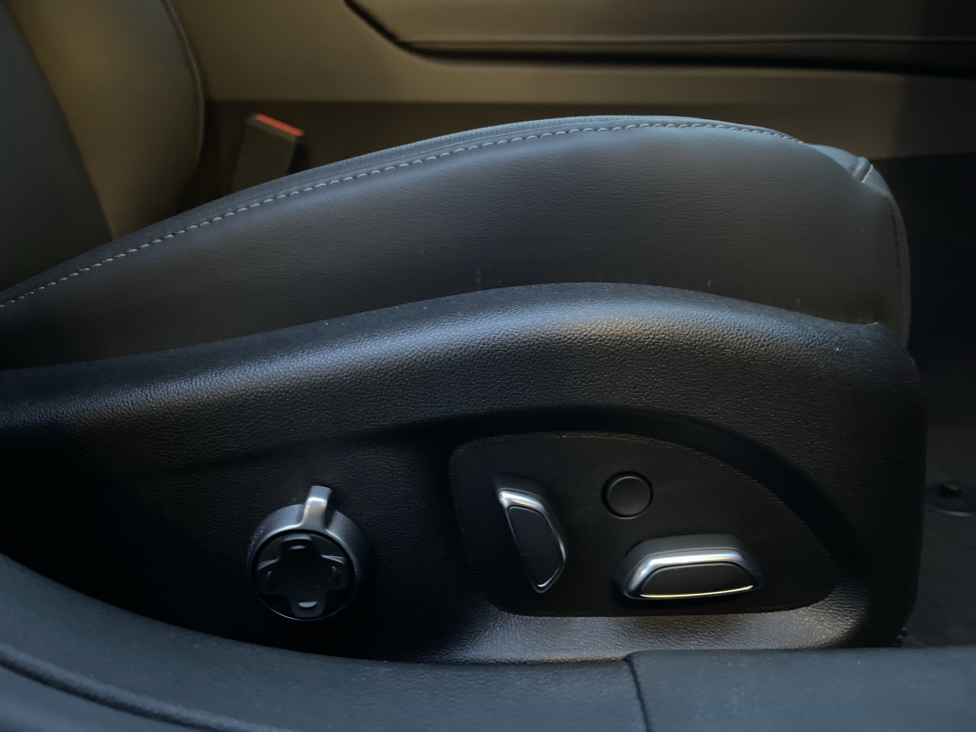 Certified 2025 Cadillac CT5 Premium Luxury w/ Sun And Sound Package image 39