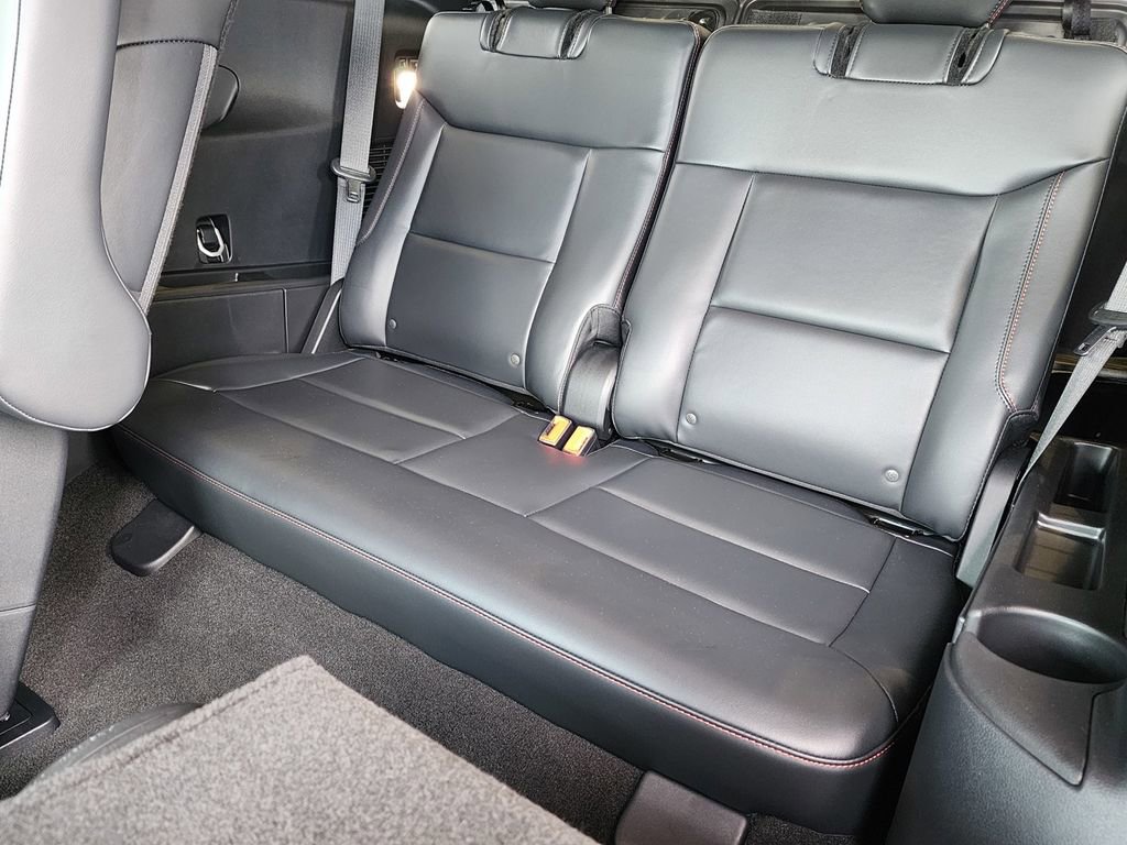 Used 2025 Ford Explorer ST image 15