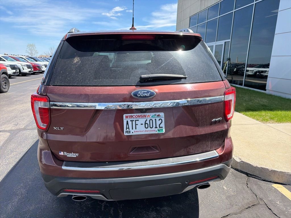 Used 2018 Ford Explorer XLT w/ Equipment Group 202A AWD/4WD image 5