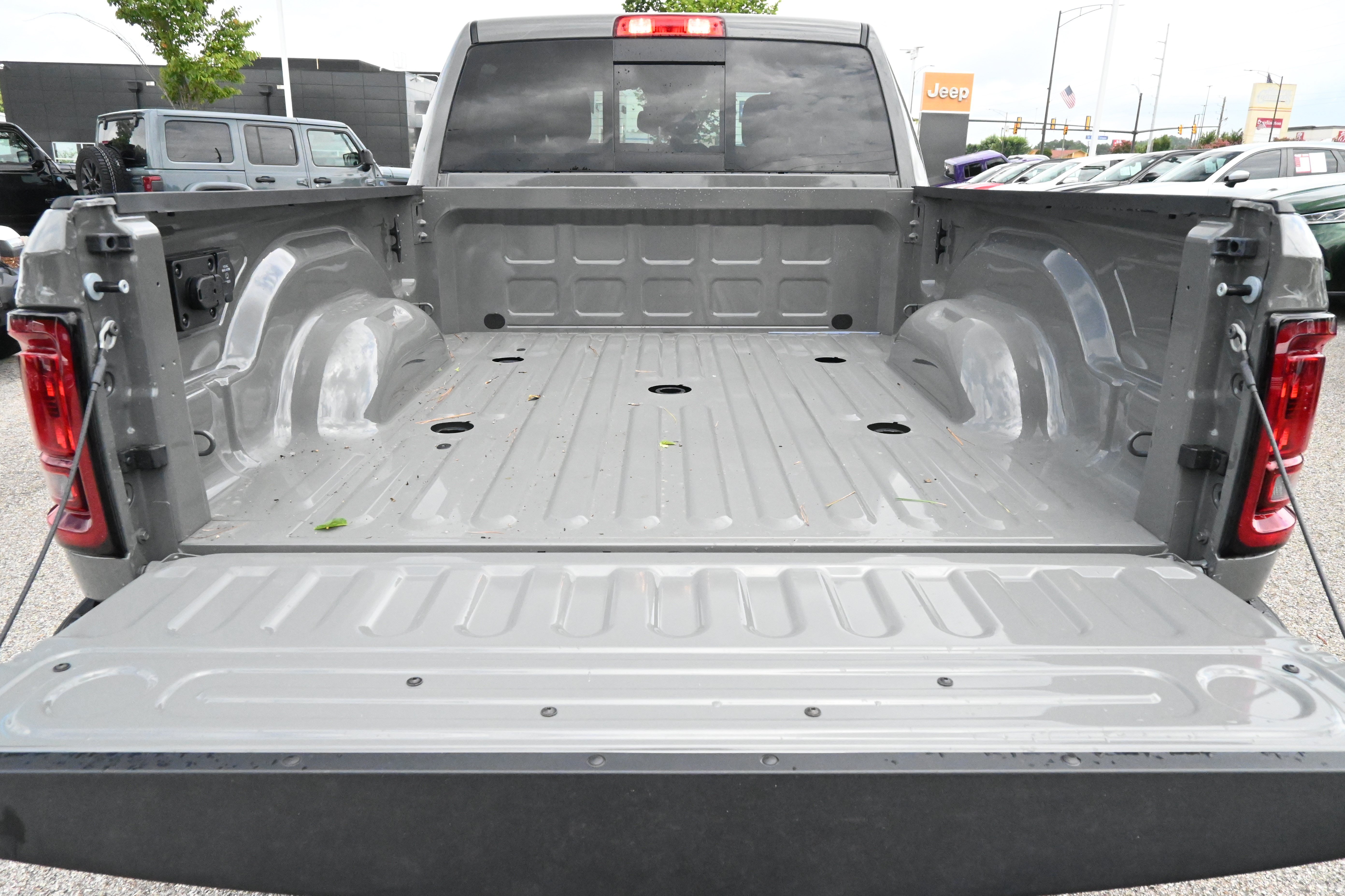 New 2026 RAM 2500 Tradesman AWD/4WD image 32