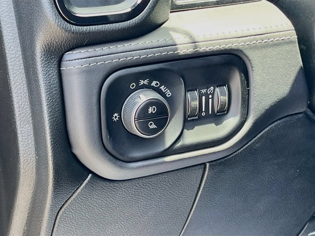 New 2026 RAM 3500 Limited AWD/4WD image 10