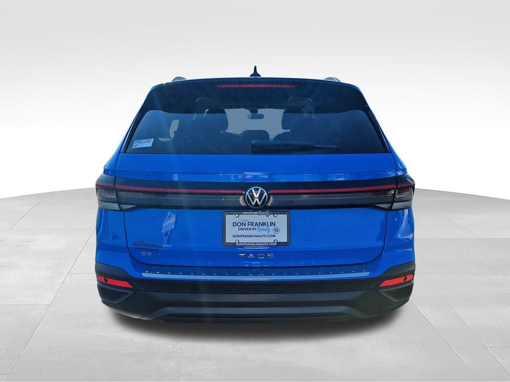 Used 2025 Volkswagen Taos SE FWD image 4