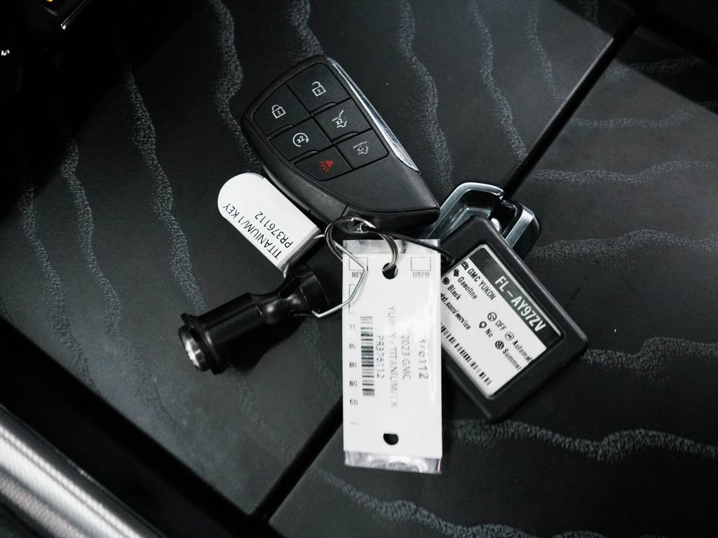 Used 2023 GMC Yukon Denali AWD/4WD image 22