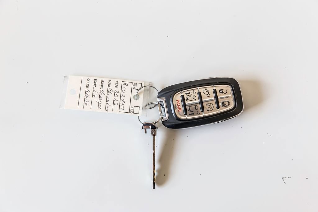 Used 2022 Chrysler Voyager LX image 38