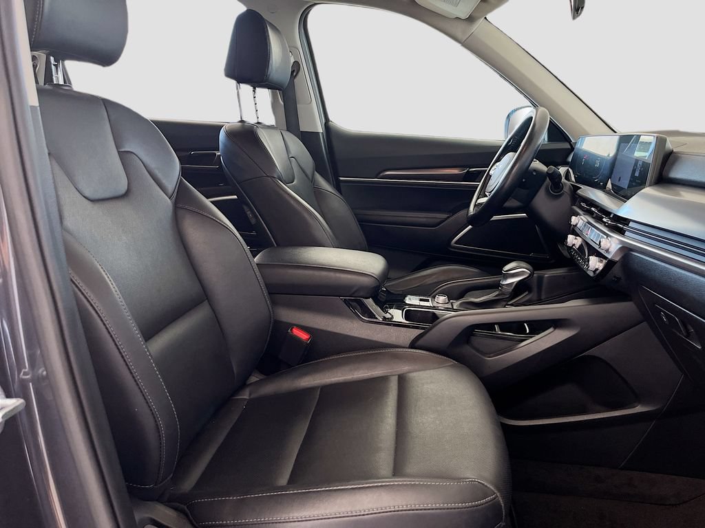 Used 2023 Kia Telluride LX AWD/4WD image 29