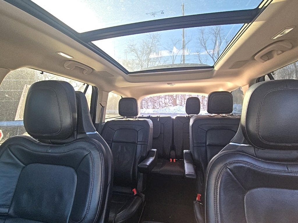 Used 2022 Lincoln Aviator Reserve w/ Equipment Group 201A image 6