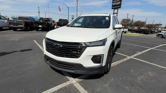Used 2023 Chevrolet Traverse RS AWD/4WD image 3