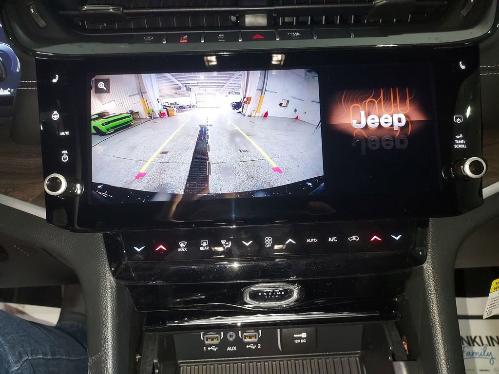 New 2026 Jeep Grand Cherokee Altitude AWD/4WD image 23