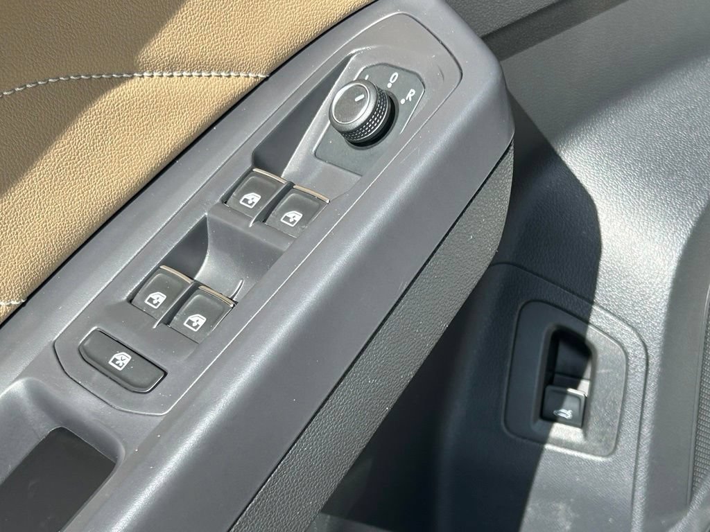 Used 2021 Volkswagen Atlas Cross Sport SE w/ Panoramic Sunroof Package FWD image 20