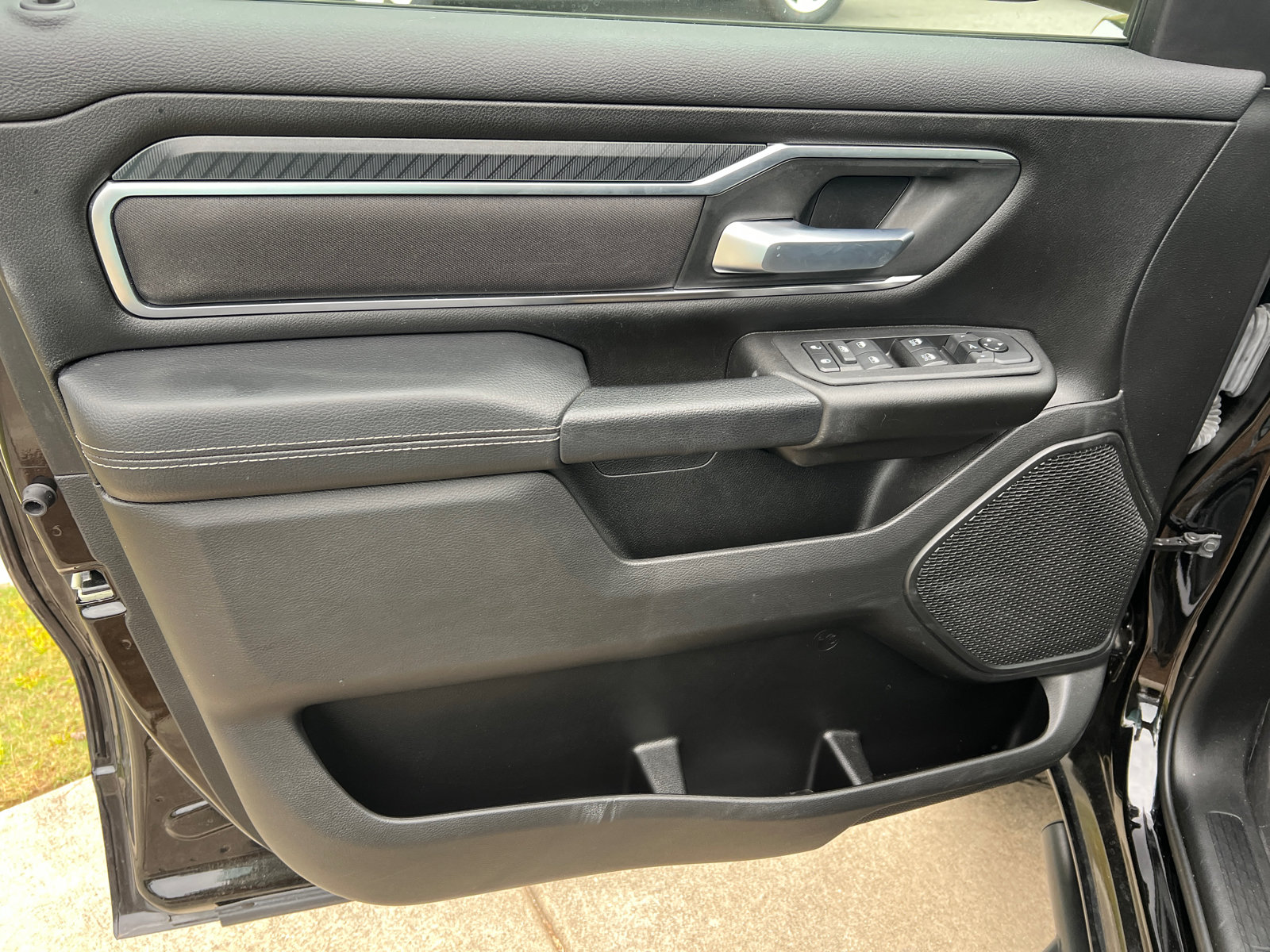 Used 2025 RAM 1500 Big Horn AWD/4WD image 13