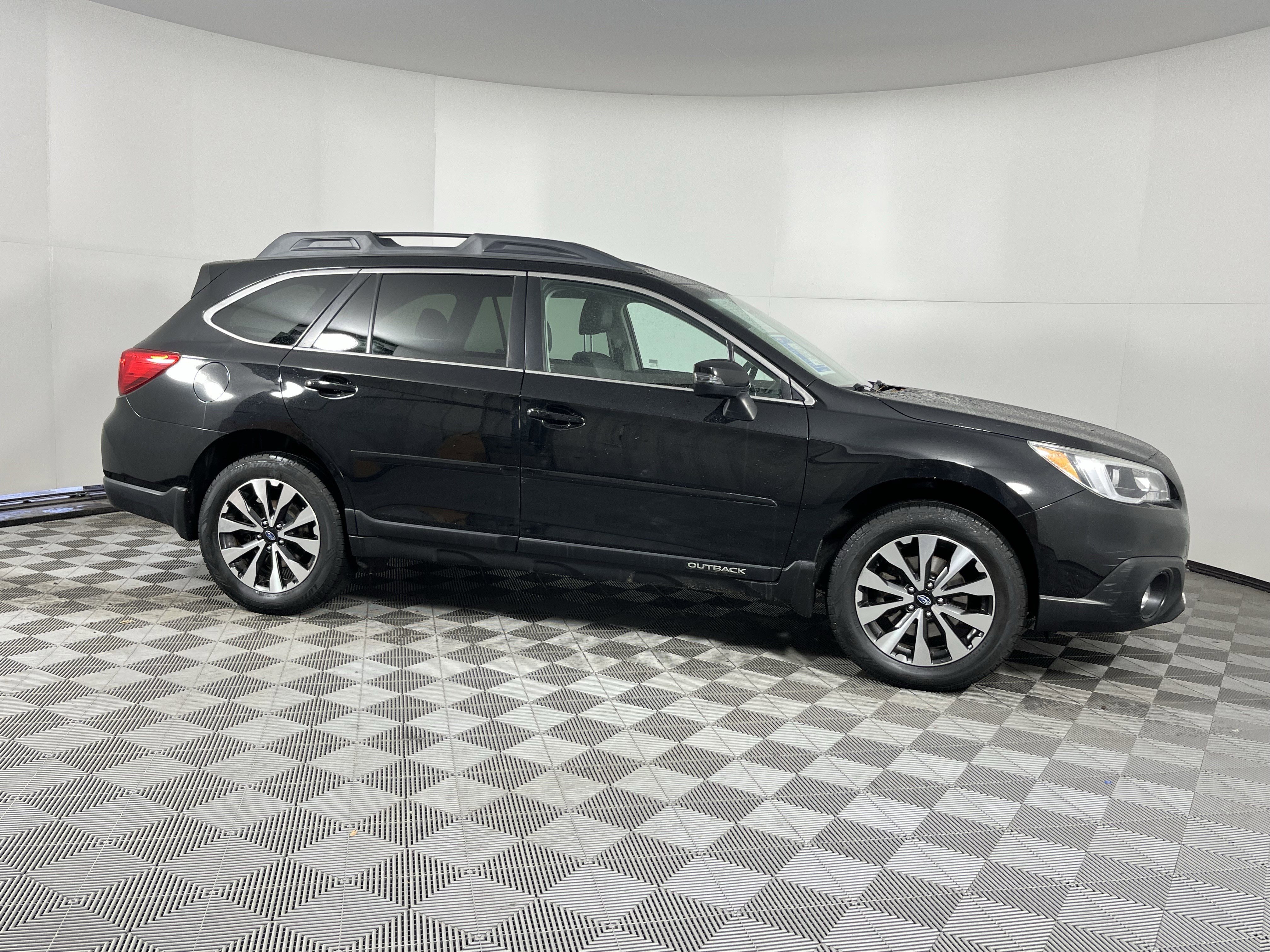 Used 2016 Subaru Outback 2.5i Limited image 7